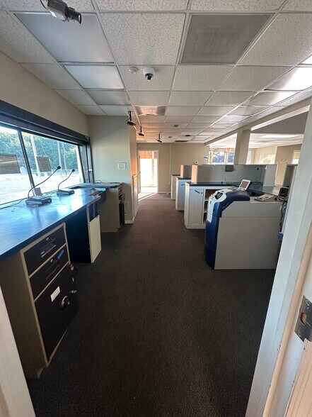 More Photos Of 301-305 N Goose Creek Blvd, Goose Creek Unknown For Lease
