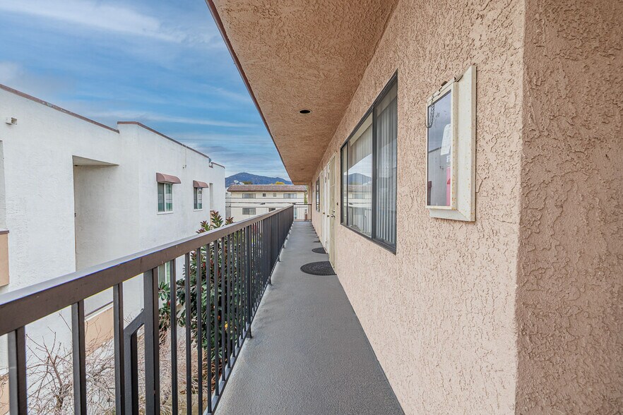 More Photos Of 904 E Lomita Ave, Glendale Apartments For Sale