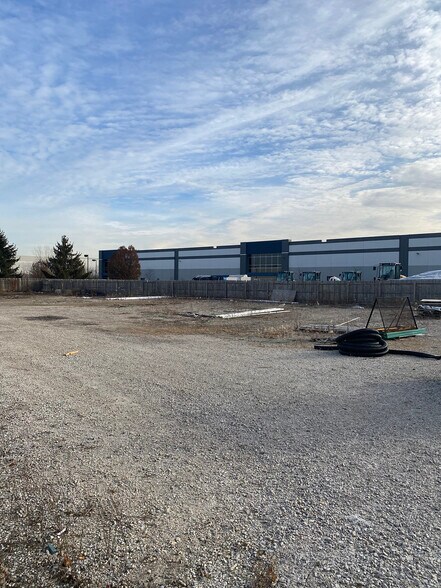 More Photos Of 1306-1330 Pierson Dr, Batavia Warehouse For Lease