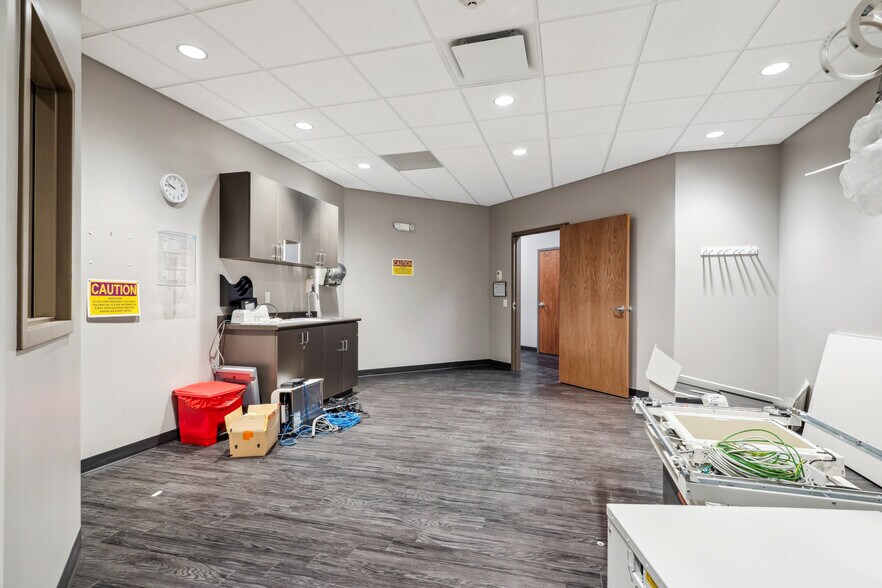 More Photos Of 1414 Main St, Keokuk Office For Sale