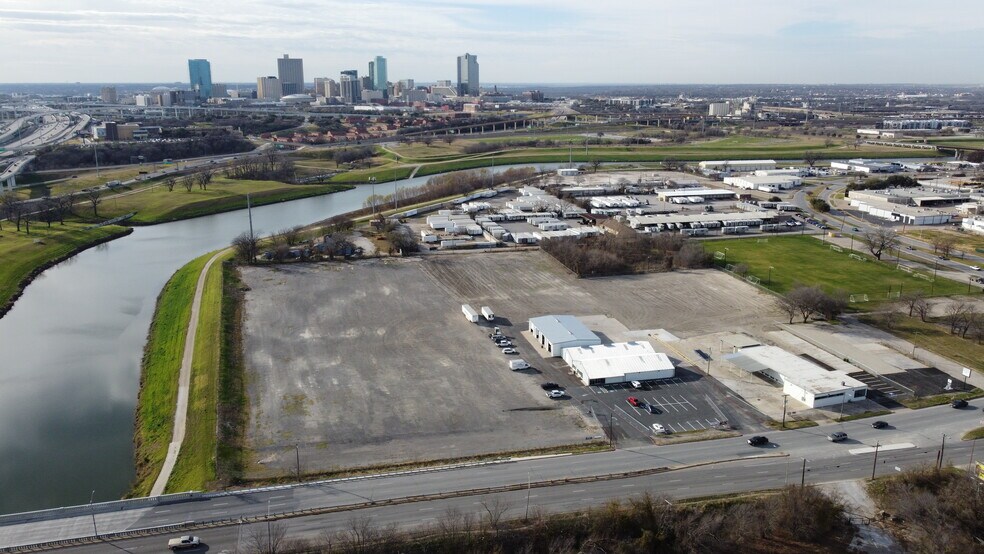 More Photos Of 1720 Riverside Dr, Fort Worth Warehouse For Lease