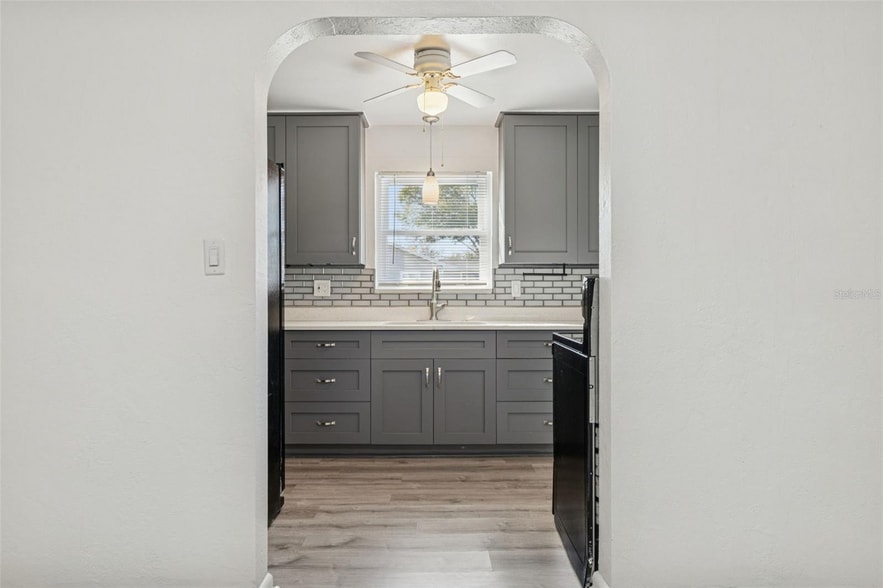 More Photos Of 2900 49th St N, Saint Petersburg Specialty For Sale