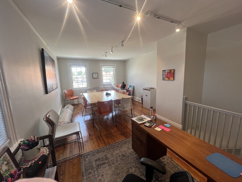 More Photos Of 3463-3465 W Cary St, Richmond Office For Lease