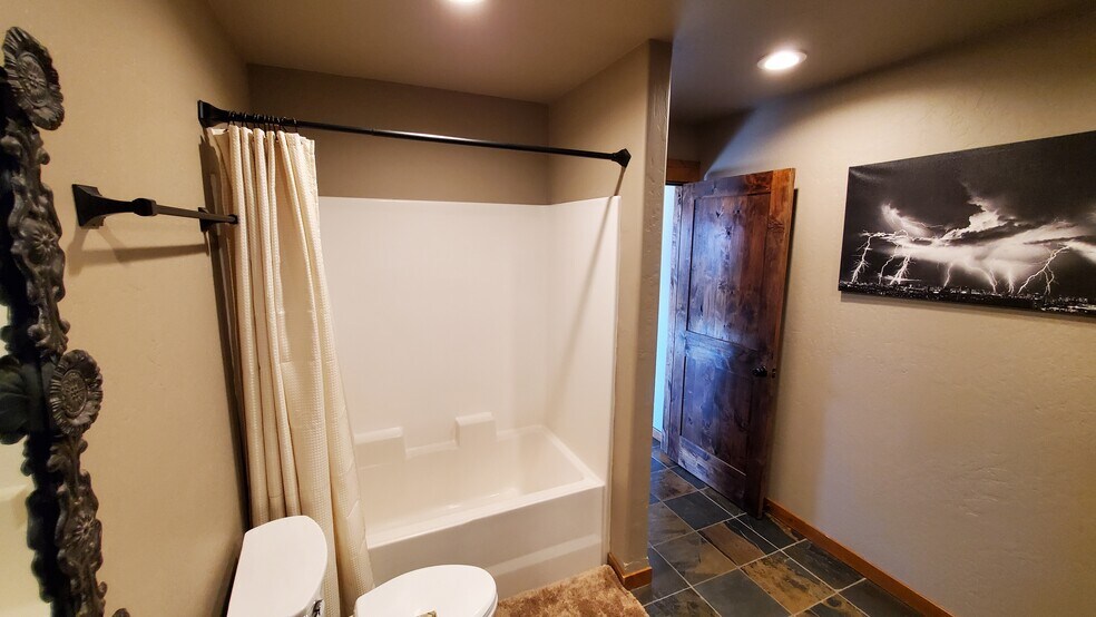 More Photos Of 4547 W Seltice Way, Coeur d'Alene Light Manufacturing For Lease