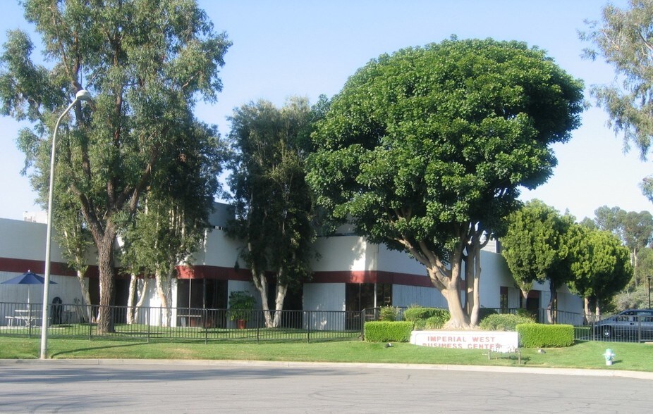 More Photos Of 505 Mercury Ln, Brea Warehouse For Lease