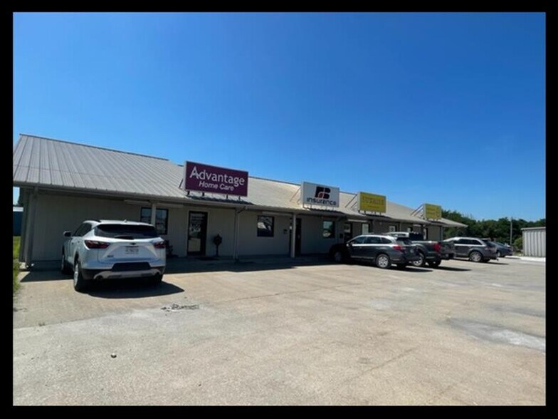 Primary Photo Of 2005 N Missouri St, Macon Office Residential For Sale
