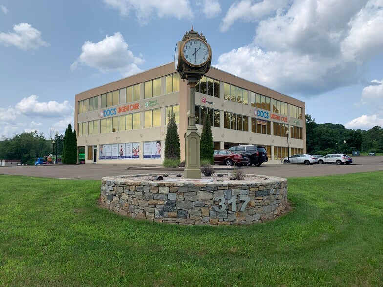 More Photos Of 317 Foxon Rd, East Haven Medical For Lease