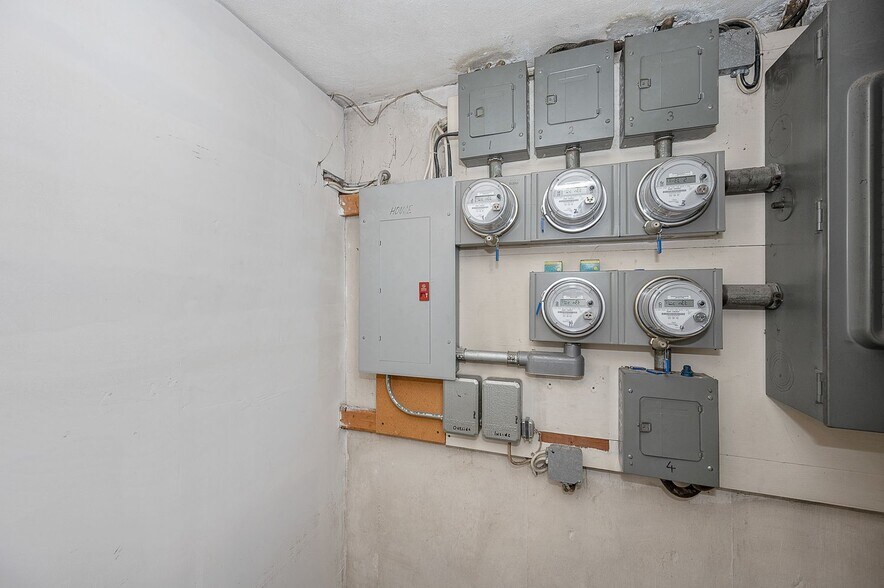 More Photos Of 2310 Van Leunen Dr, Cincinnati Multifamily For Sale