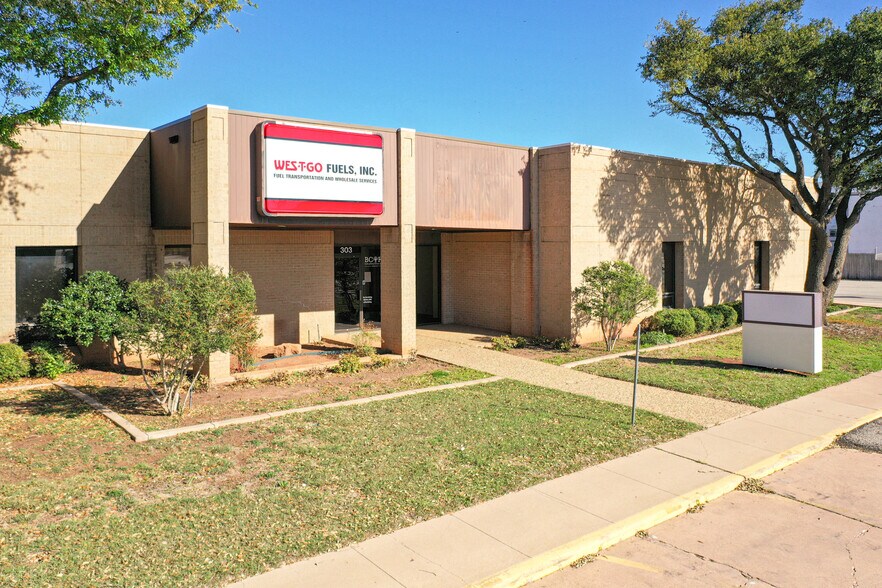 More Photos Of 301-305 S Pioneer Dr, Abilene Office For Lease
