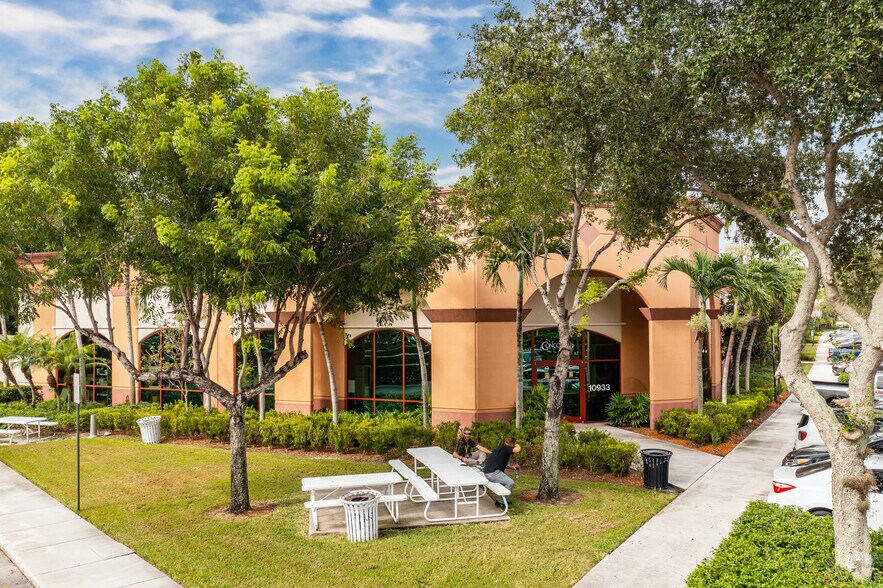 More Photos Of 10901-10981 Marks Way, Miramar Unknown For Lease