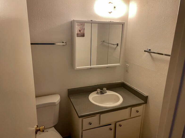 More Photos Of 2641 W Butler Dr, Phoenix Apartments For Sale