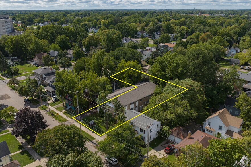 More Photos Of 321 N Butler Blvd, Lansing Apartments For Sale