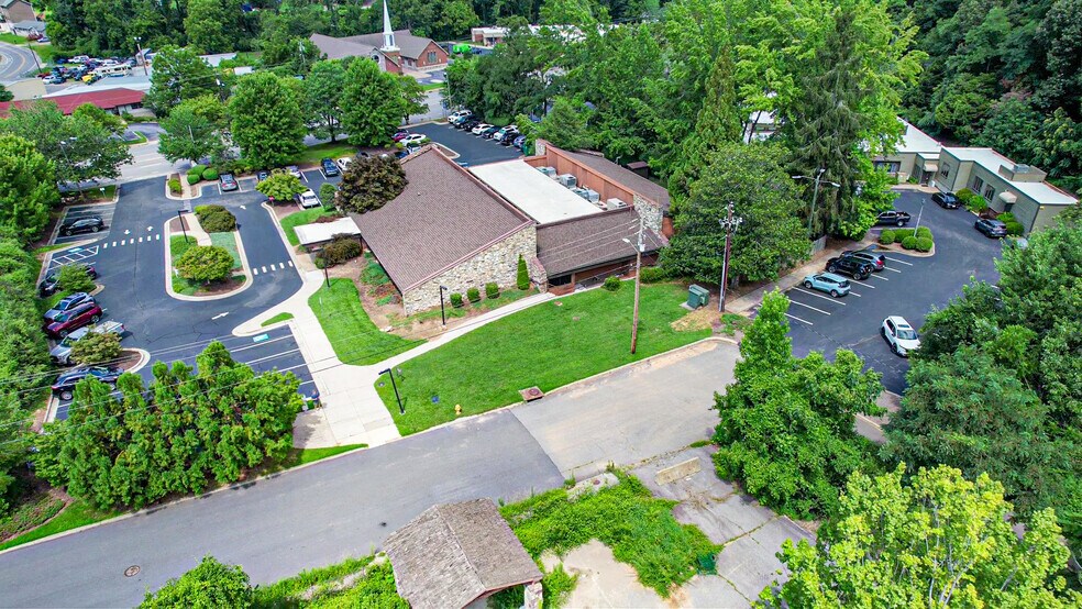 More Photos Of 14 Mcdowell St, Asheville Medical For Sale