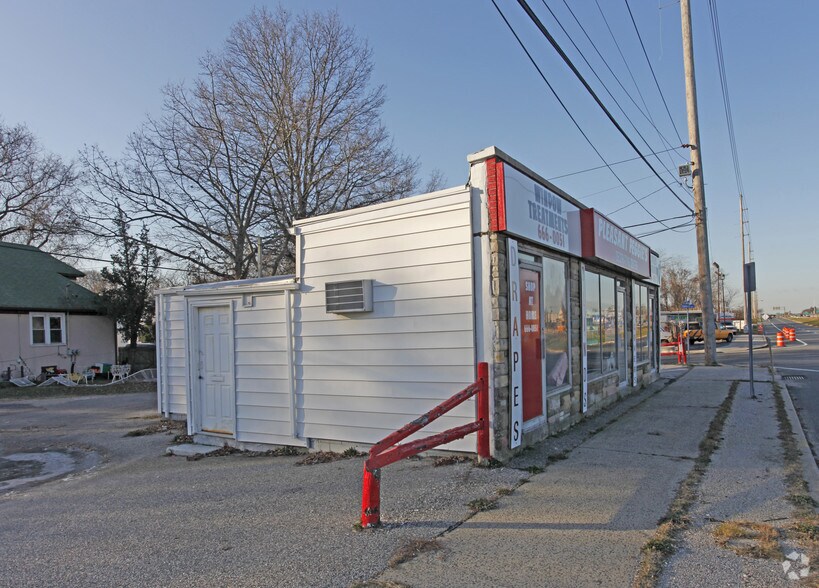 More Photos Of , Bay Shore General Retail For Sale