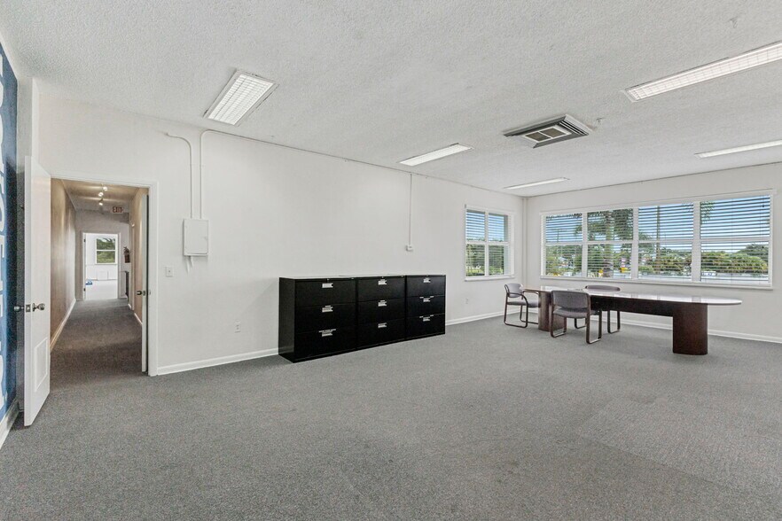 More Photos Of 1323 21st St, Vero Beach Loft Creative Space For Lease