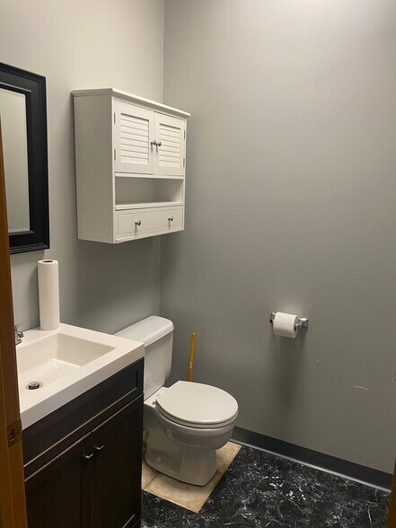 More Photos Of 2248 E Enterprise Pky, Twinsburg Flex For Sale