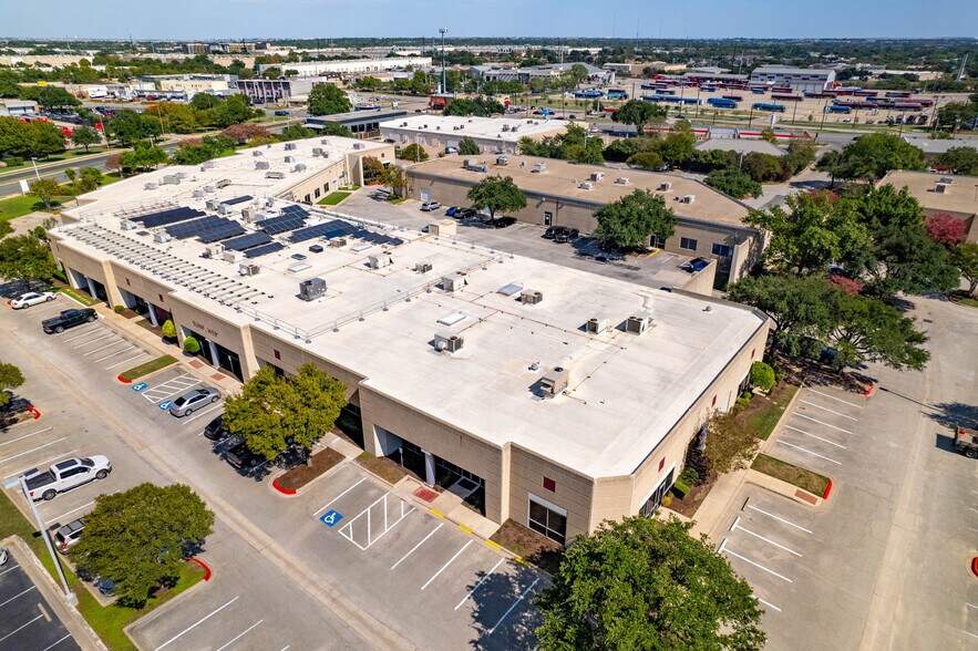 More Photos Of 9229 Waterford Centre Blvd, Austin Unknown For Lease