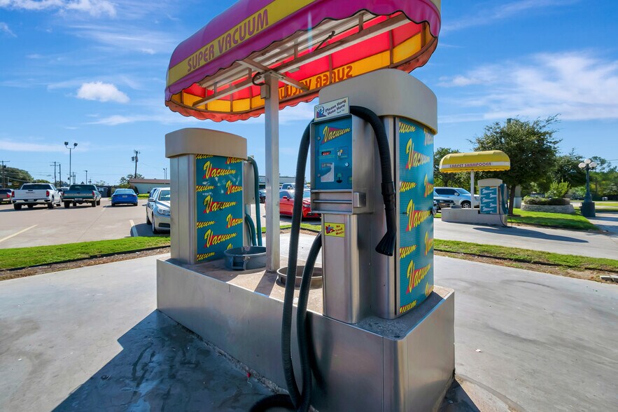 More Photos Of 525 W Irving Blvd, Irving Carwash For Sale