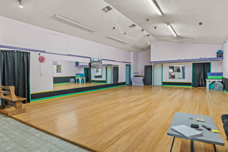 More Photos Of 6950 W Homosassa Trl, Homosassa General Retail For Sale