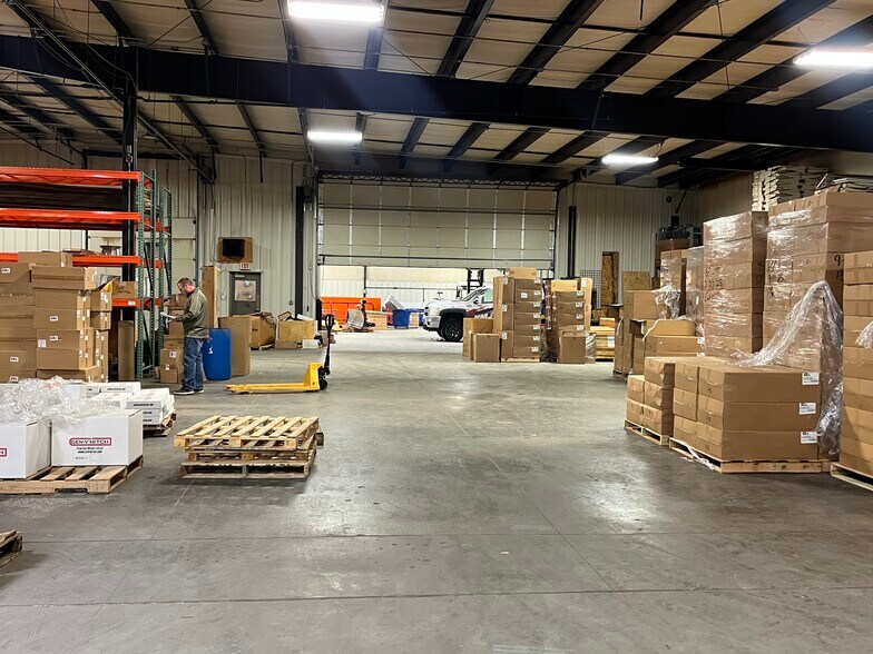 More Photos Of 107 Industrial Park Rd, Story City Warehouse For Sale