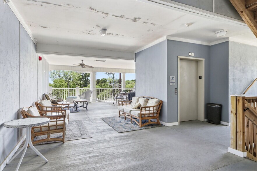 More Photos Of 313 Cedar St, Beaufort Apartments For Sale