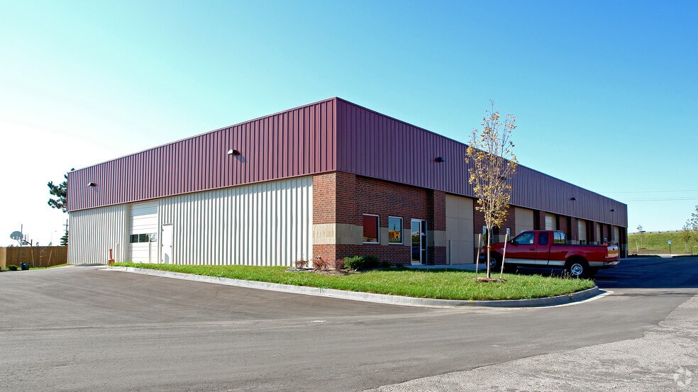 More Photos Of 19441-19465 W 151st Ter, Olathe Flex For Lease