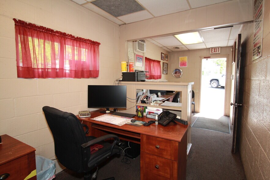 More Photos Of 420 Rodi Rd, Pittsburgh Auto Repair For Sale