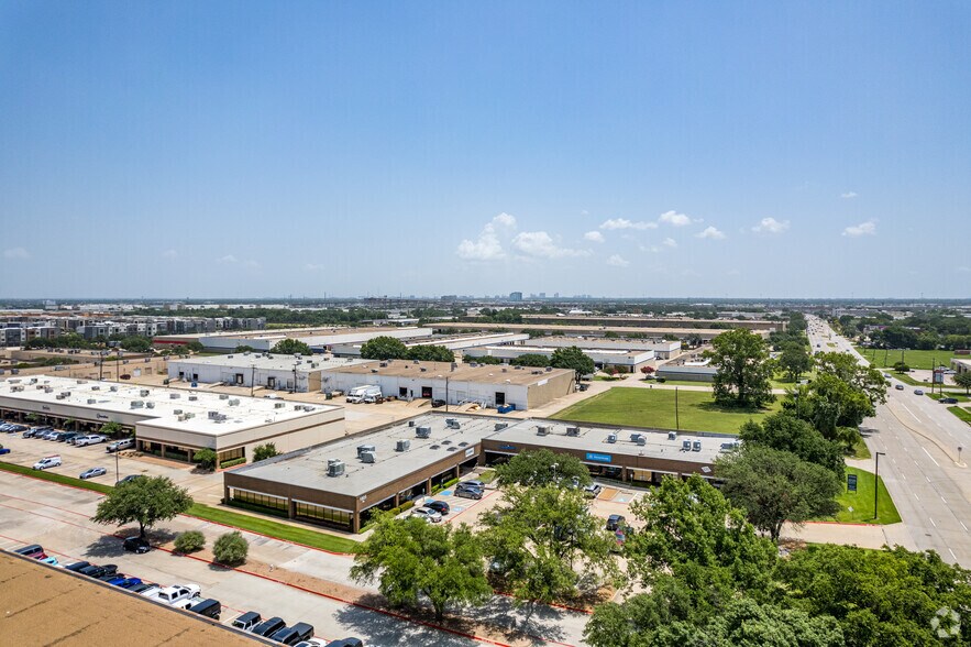 More Photos Of 1805 Royal Ln, Dallas Flex For Lease