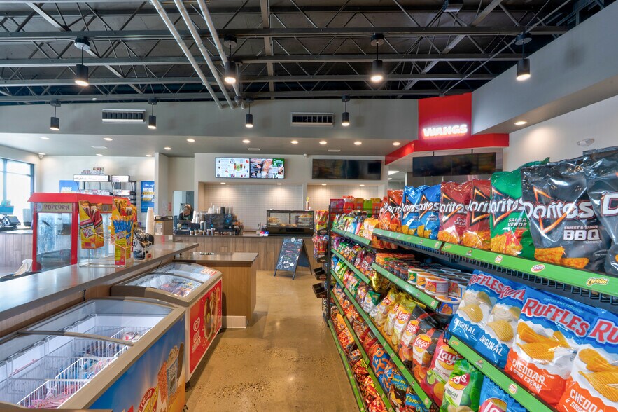 More Photos Of 2510 E Pacheco Blvd, Los Banos Service Station For Sale