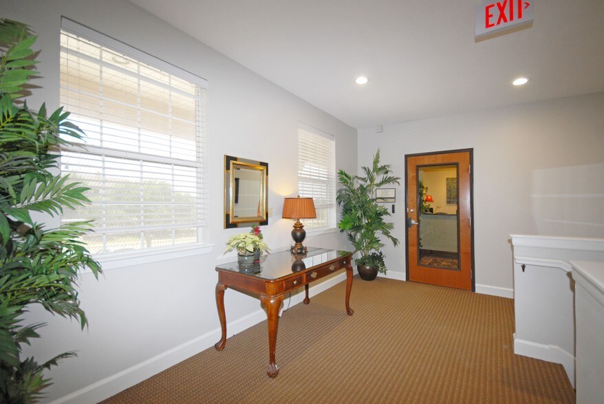 More Photos Of 315 S Jupiter Rd, Allen Office For Lease