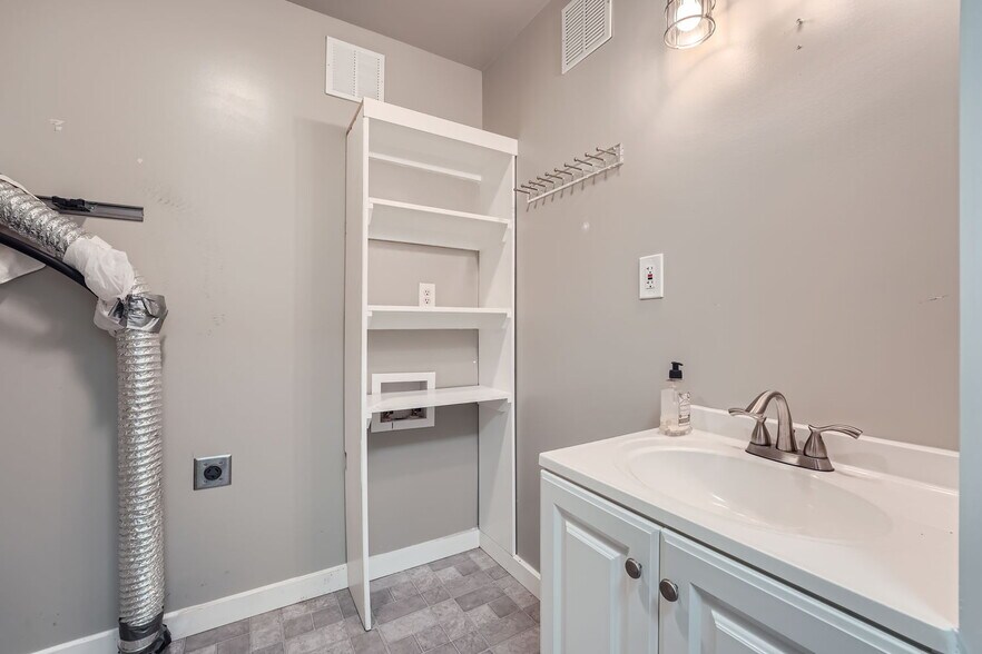 More Photos Of 2426-2428 S Federal Blvd, Denver Storefront Retail Office For Sale