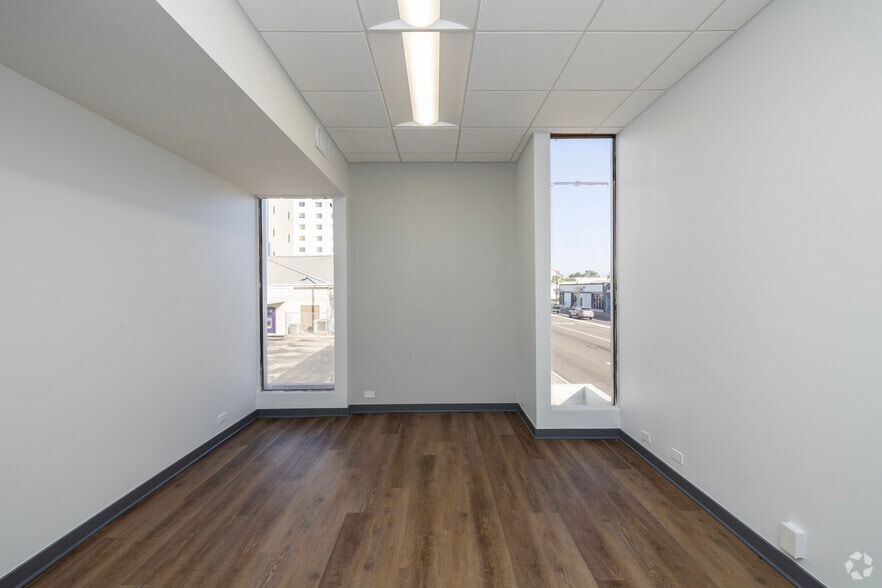 More Photos Of 524 9th St W, Bradenton Medical For Lease