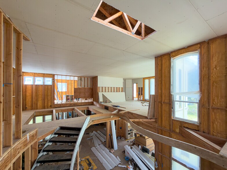 More Photos Of 46914 US-101, Bandon General Retail For Sale