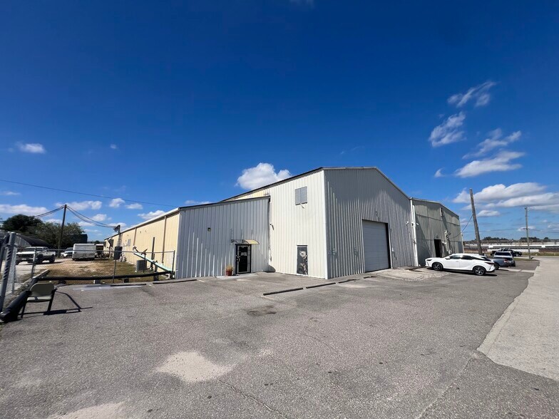 More Photos Of 5705 E Hanna Ave, Tampa Warehouse For Lease