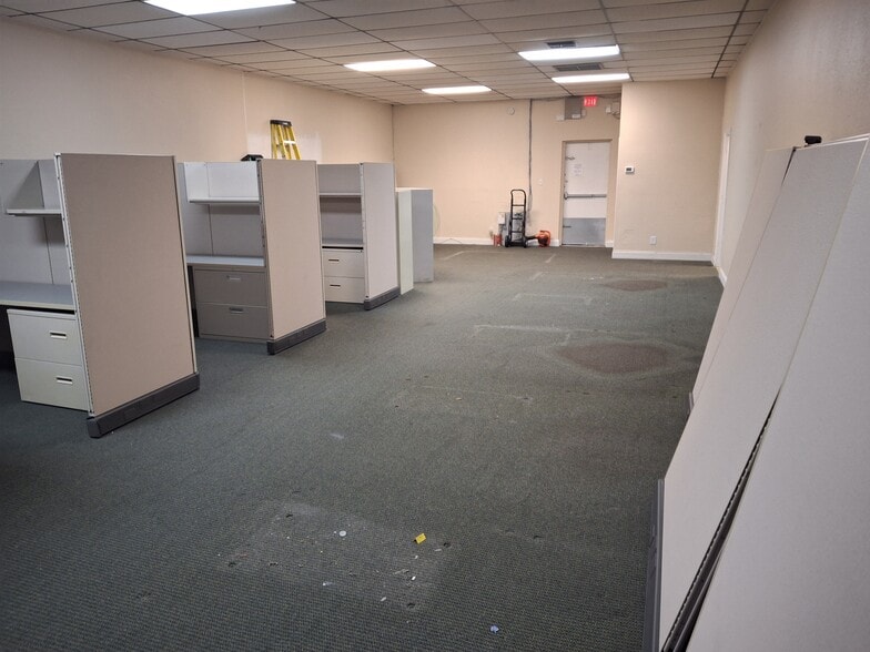 More Photos Of 6620 Lake Worth Rd, Lake Worth Medical For Lease