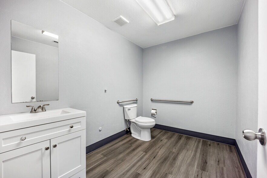 More Photos Of 3580 Chelton Loop N, Colorado Springs Warehouse For Sale