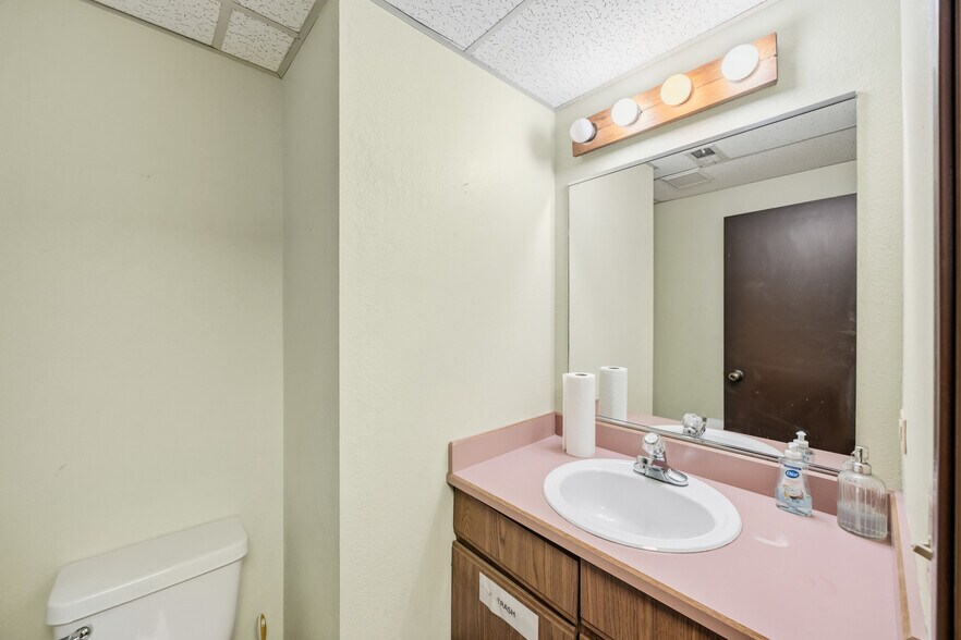 More Photos Of 10855 Irma Dr, Northglenn Warehouse For Sale