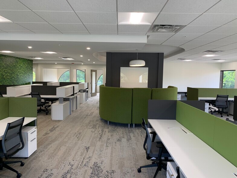 More Photos Of 900 Linton Blvd, Delray Beach Coworking Space