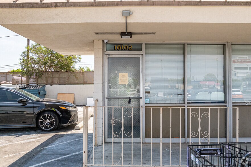 More Photos Of 16102-16106 Bellflower Blvd, Bellflower Storefront Retail Office For Lease