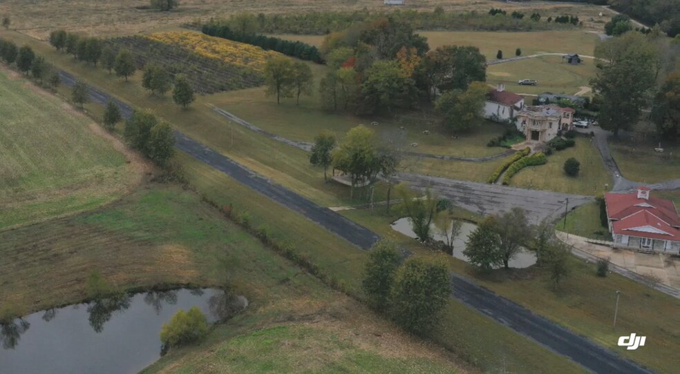 More Photos Of 2982 Harvey Bowden Rd, Paris Winery Vineyard For Sale