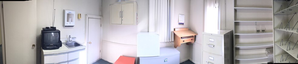 More Photos Of 6116 Rolling Rd, Springfield Medical For Lease