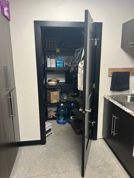 More Photos Of 111 Plank Rd, Kaukauna General Retail For Lease