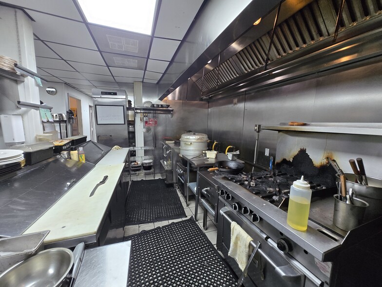 More Photos Of 406 W Abram St, Arlington Restaurant For Sale