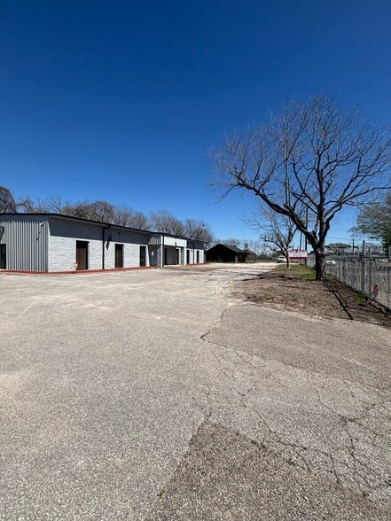 Primary Photo Of 11950 Alief Clodine Rd, Houston Light Distribution For Sale