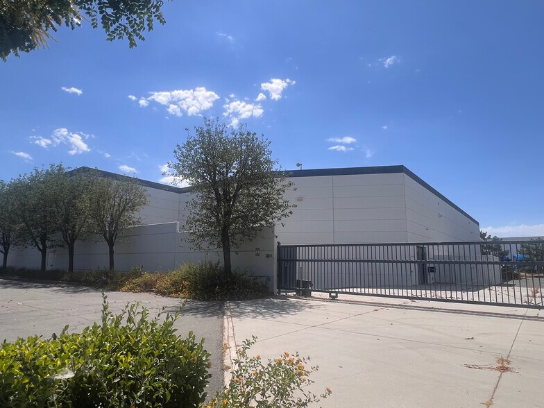 More Photos Of 5555 Ontario Mills Pky, Ontario Warehouse For Sale