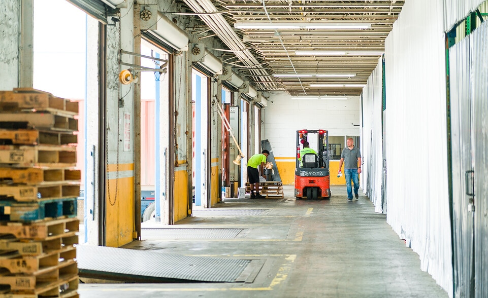 More Photos Of 5301 Polk St, Houston Warehouse For Lease