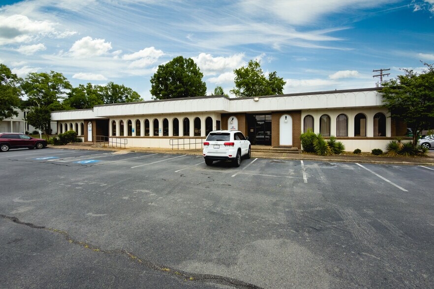 More Photos Of 324 W Pershing Blvd, North Little Rock Office For Sale