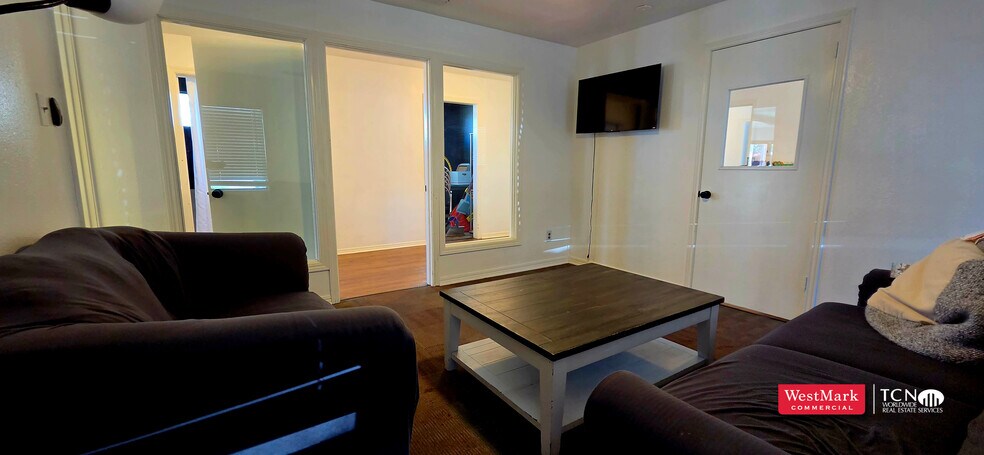 More Photos Of 5015 Knoxville Ave, Lubbock Office For Sale