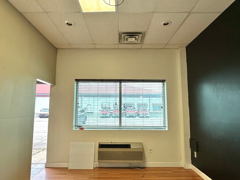 More Photos Of 769-771 N Madison St, Crown Point Service For Lease