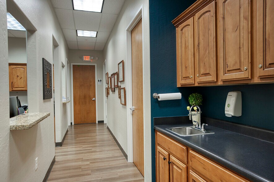 More Photos Of 4530 E Muirwood Dr, Phoenix Office For Sale